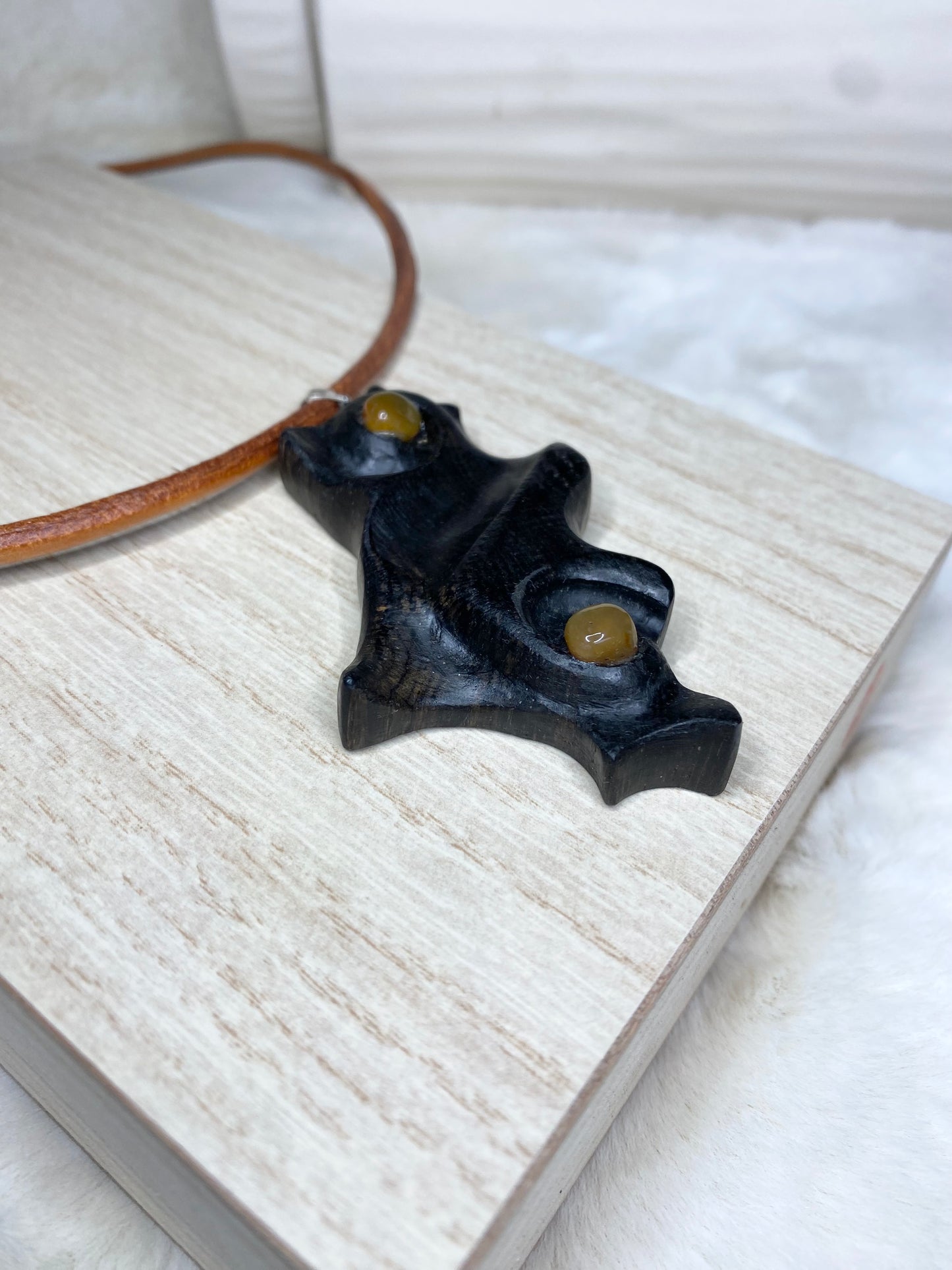 earthy accessories, gemstone necklace,