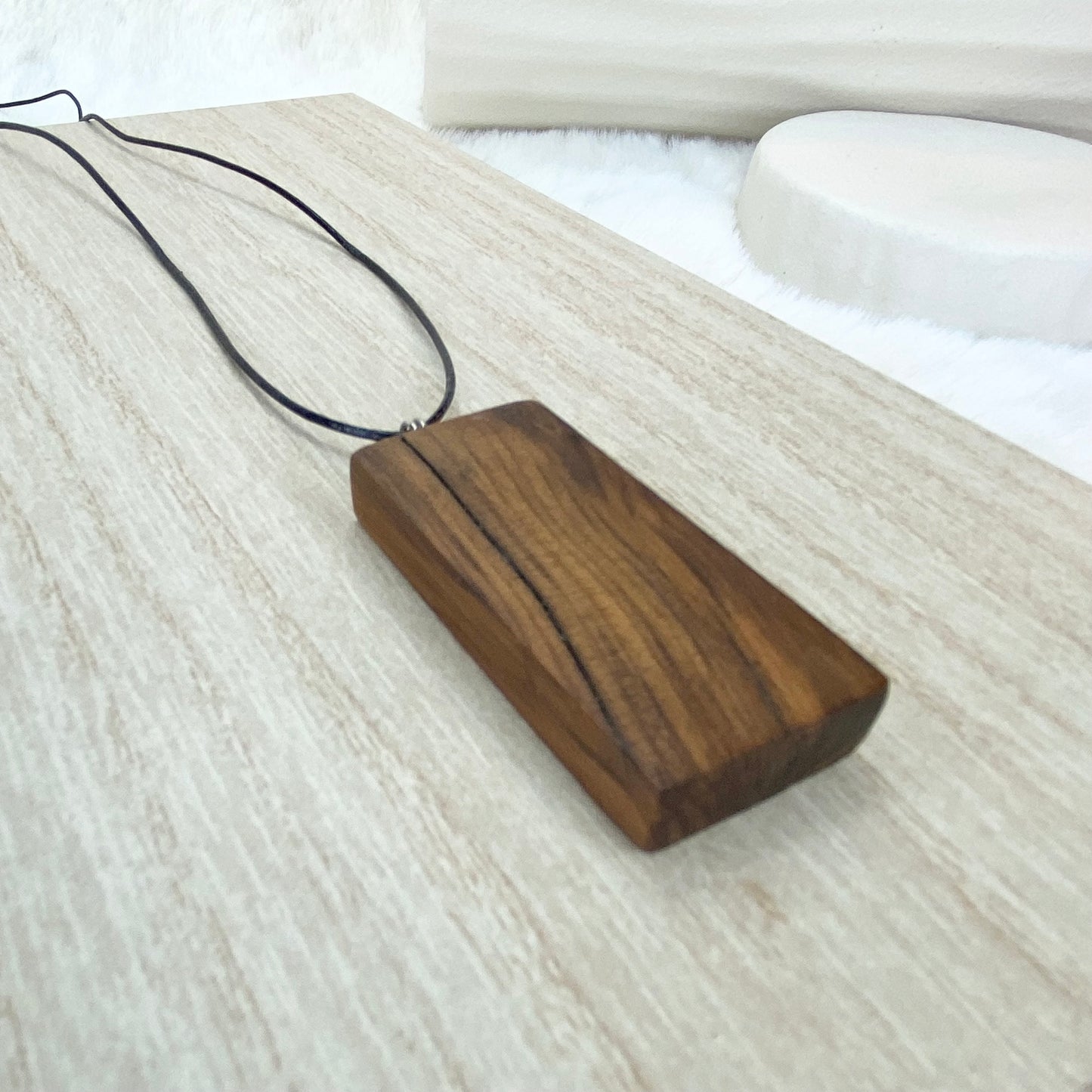 RusticJewelry #ArtisanNecklace #WoodGrainJewelry