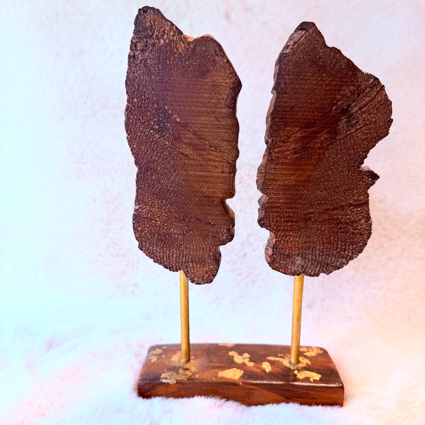 Decorative dual-face wood statue – ideal for rustic or modern interiors