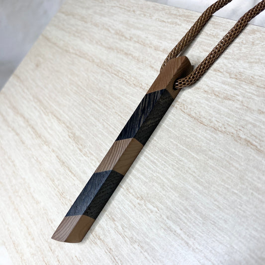 bog yew necklace 