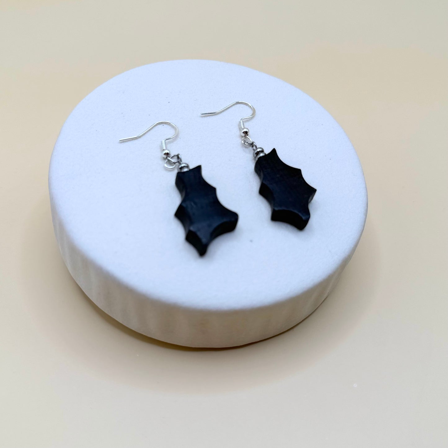 drop earrings 