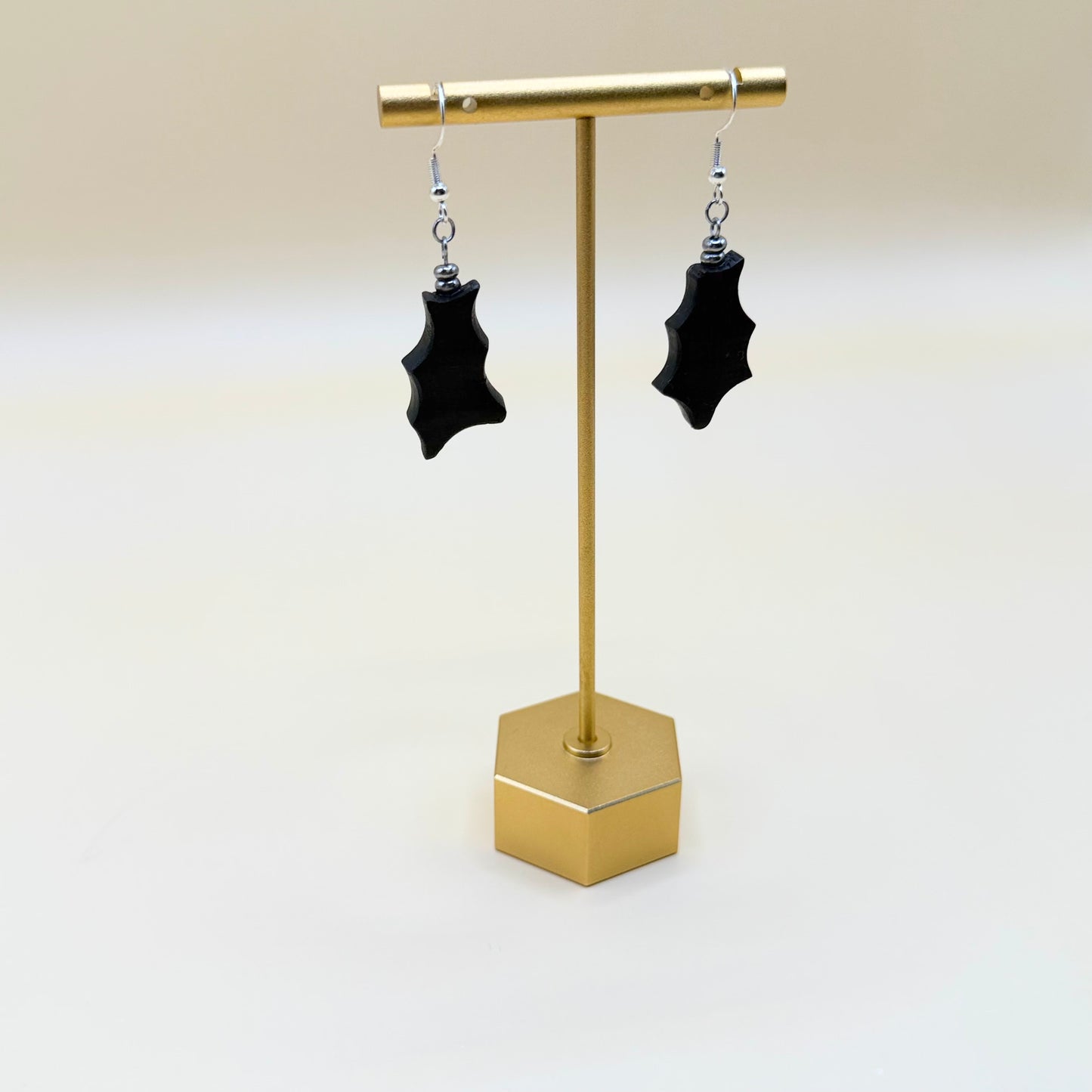 Black shaped earrings 