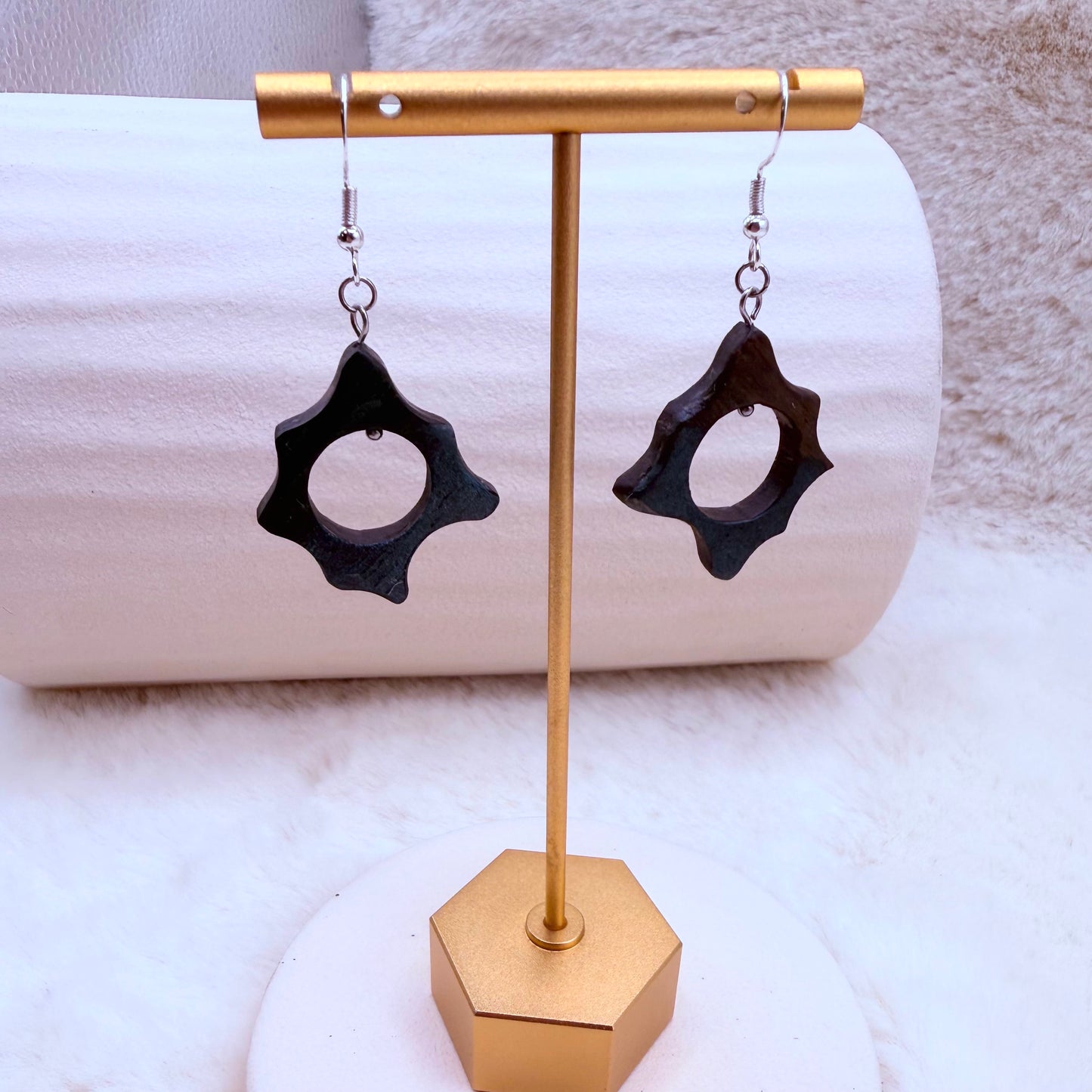Black star-shaped earrings 