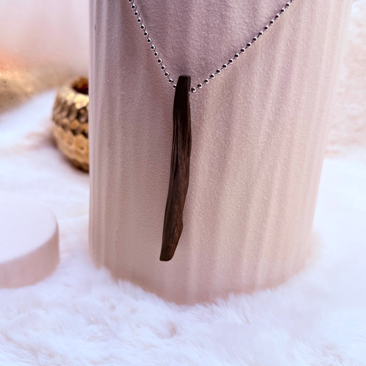 Made from ancient bog oak, preserved for thousands of years. A handcrafted necklace with deep earth energy and timeless style.