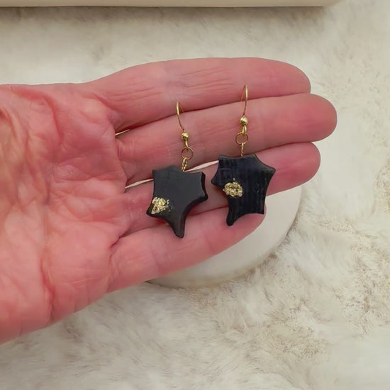 gold leaf, gold accent,